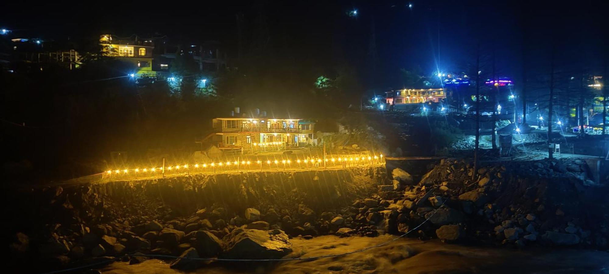 Flipsyde Retreat Hotel Kasol Exterior photo