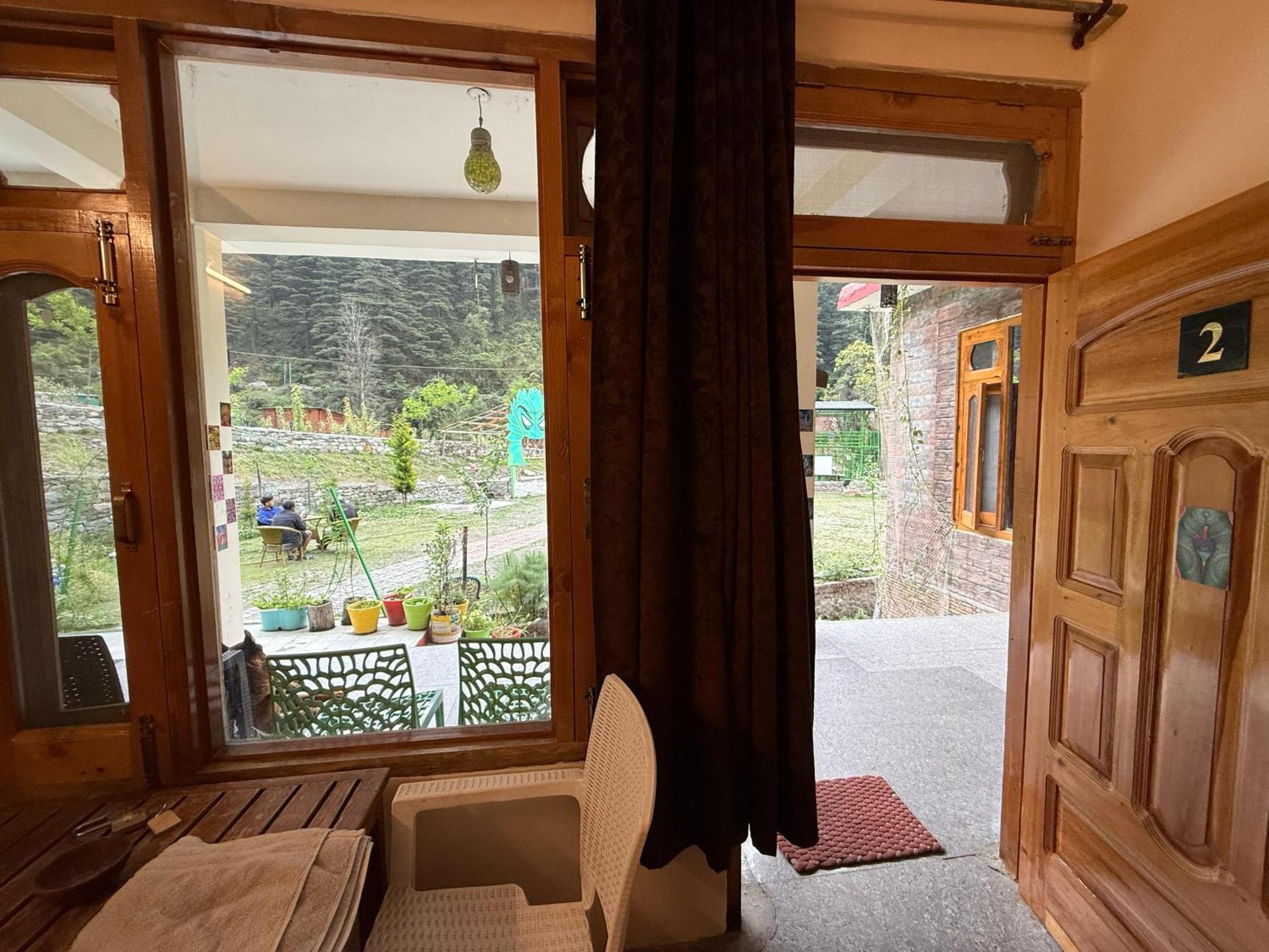 Flipsyde Retreat Hotel Kasol Exterior photo