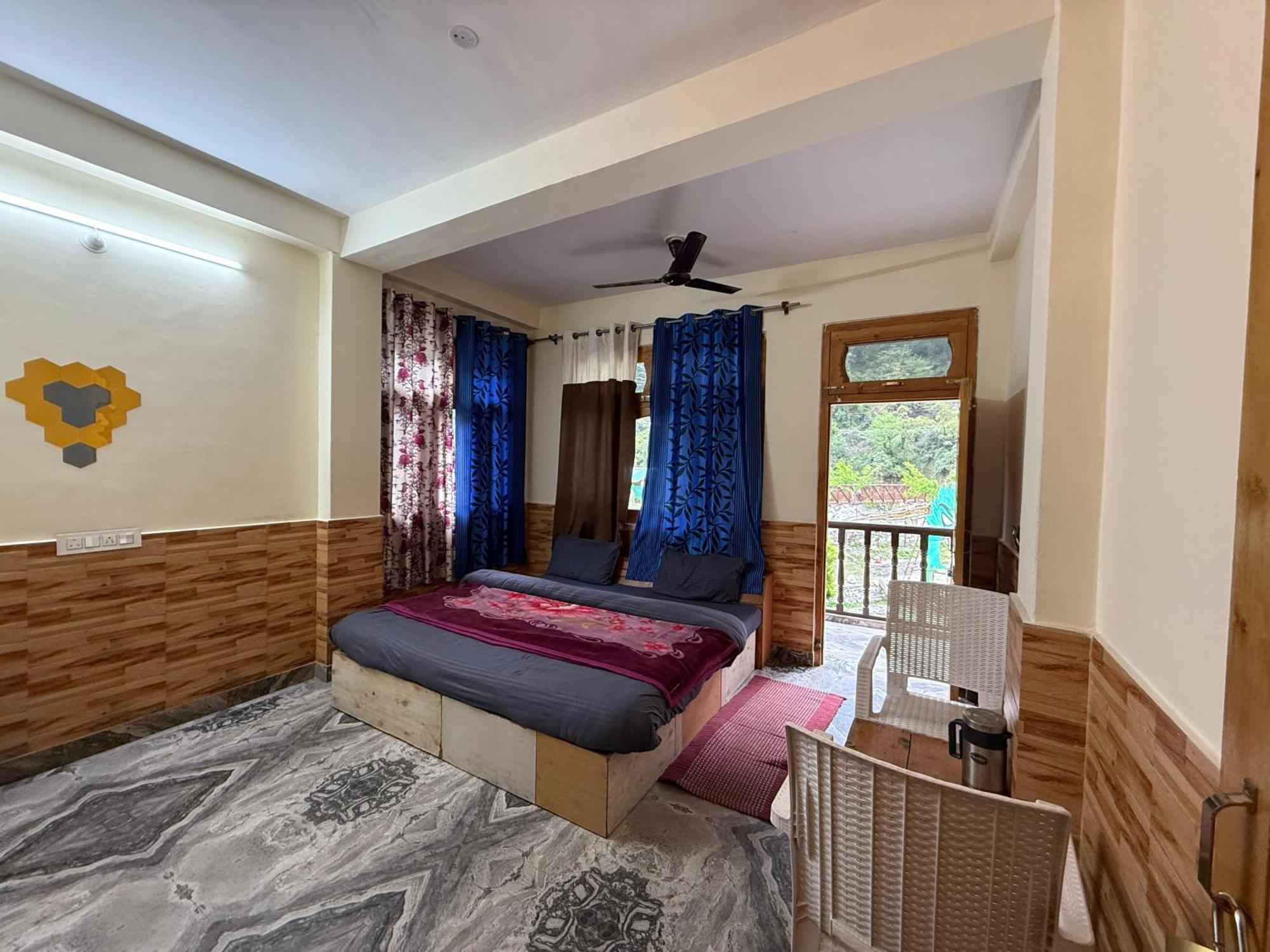 Flipsyde Retreat Hotel Kasol Exterior photo